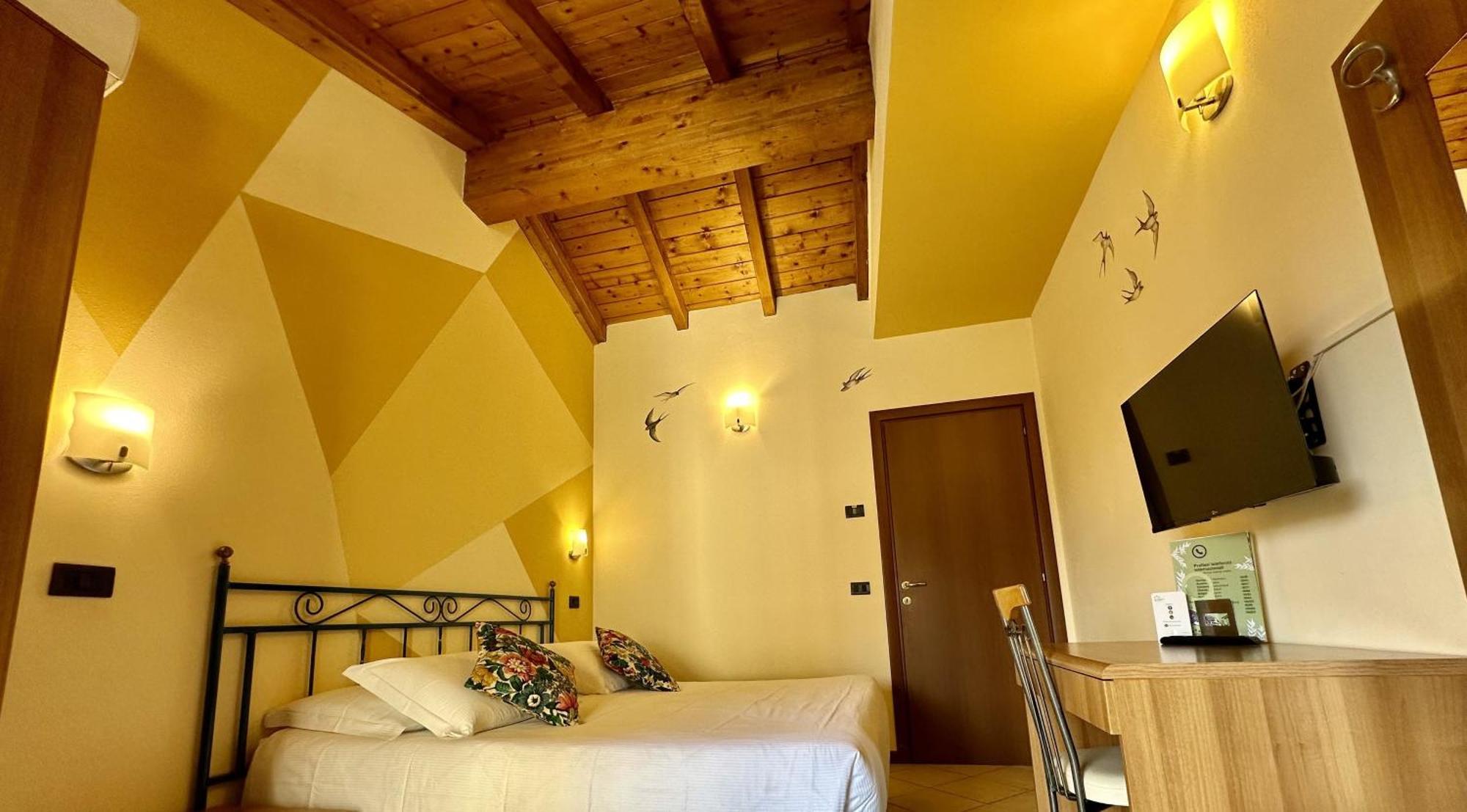 Dependance Pesce D'Oro Hotel Verbania Exterior foto